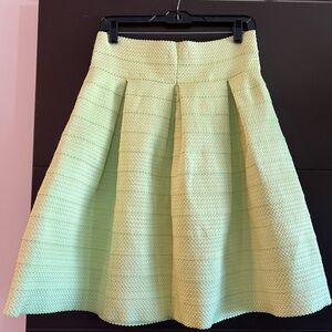 New York & Company Light Green Full A-Line Skirt M